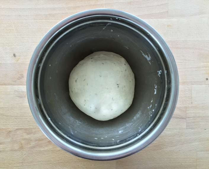 pizza-teig-nach-dem-gehen